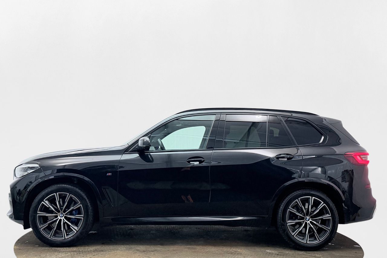 BMW X5 xDrive30d M Sport 360° Kameravy Navigation Cockpit Läder Värmare 265hk – bild 9 av 45