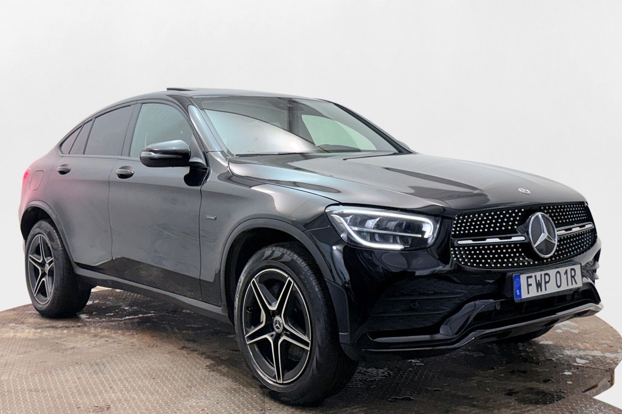 Mercedes-Benz GLC 300 e Coupé 4MATIC AMG Dragkrok Navigation Backkamera Moms/Leasing 320hk – bild 3 av 35