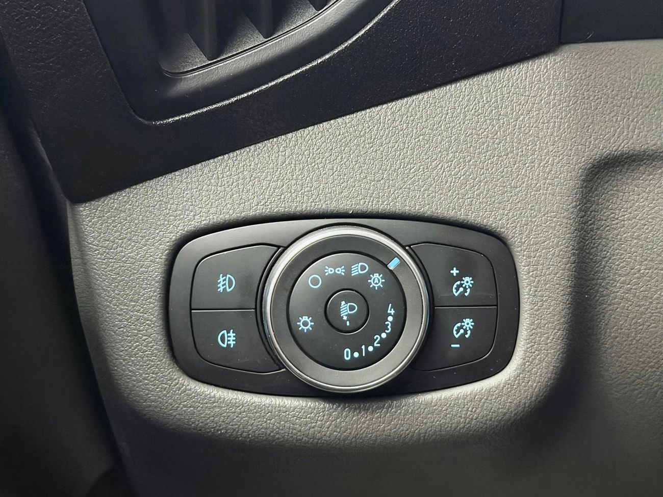 Ford Transit Connect 230 LWB 1.5 Dragkrok Verkstadsinredd Backkamera 3-sits Moms/Leasing 100hk – bild 21 av 22