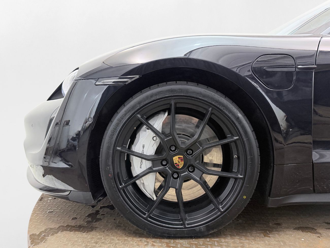 Porsche Taycan Turbo Direct Drive PASM Panorama BOSE® Sport-Chrono 360° PDLS+ Värmepump Moms/Leasing 625hk – bild 11 av 39