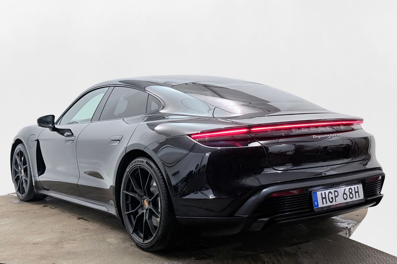 Porsche Taycan Turbo Direct Drive PASM Panorama BOSE® Sport-Chrono 360° PDLS+ Värmepump Moms/Leasing 625hk – bild 9 av 39