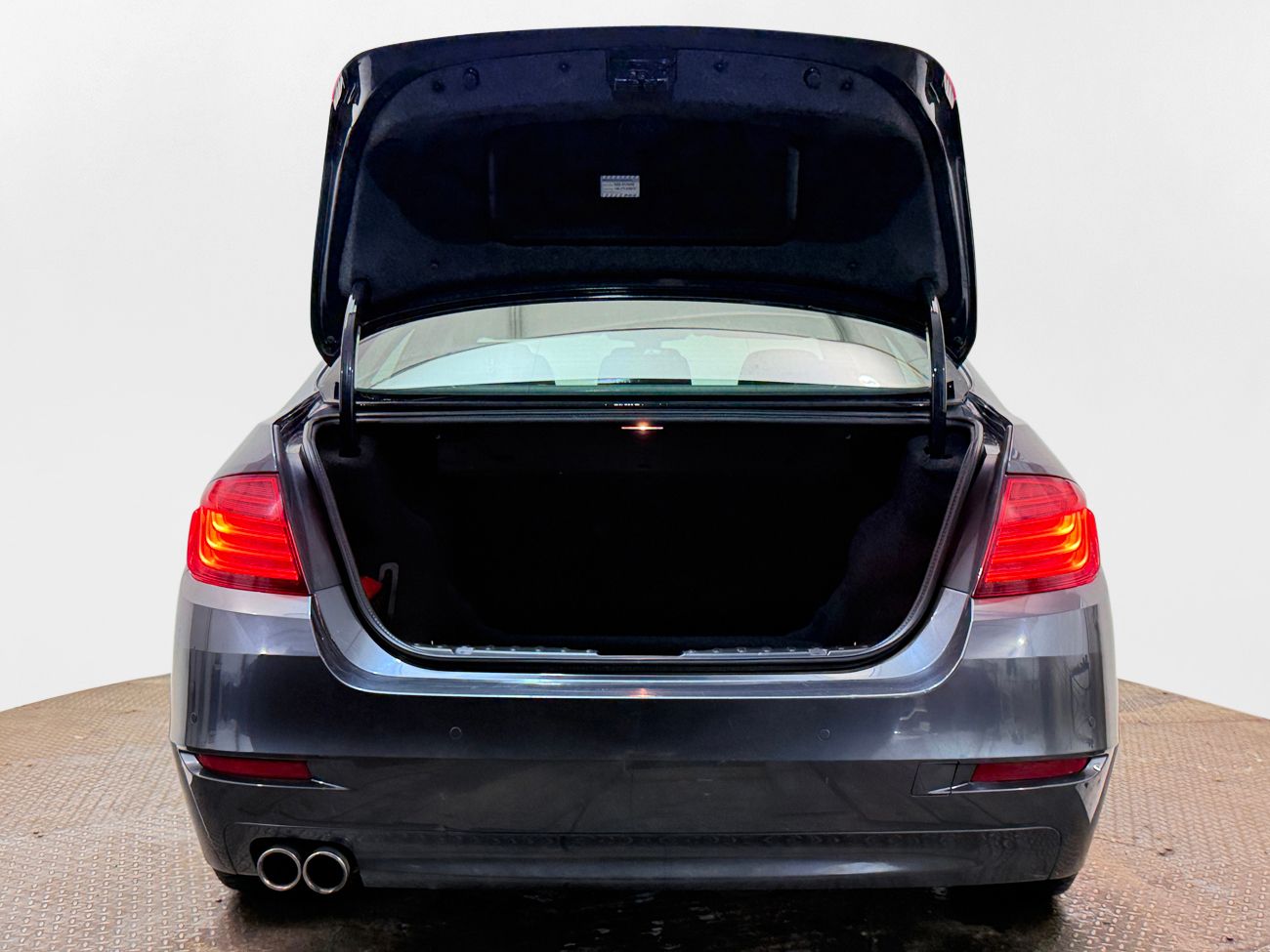 BMW 530d xDrive Sedan Automat Backkamera P-Sensorer LED-ramp Kamkedja ConnectedDrive 258hk – bild 7 av 26