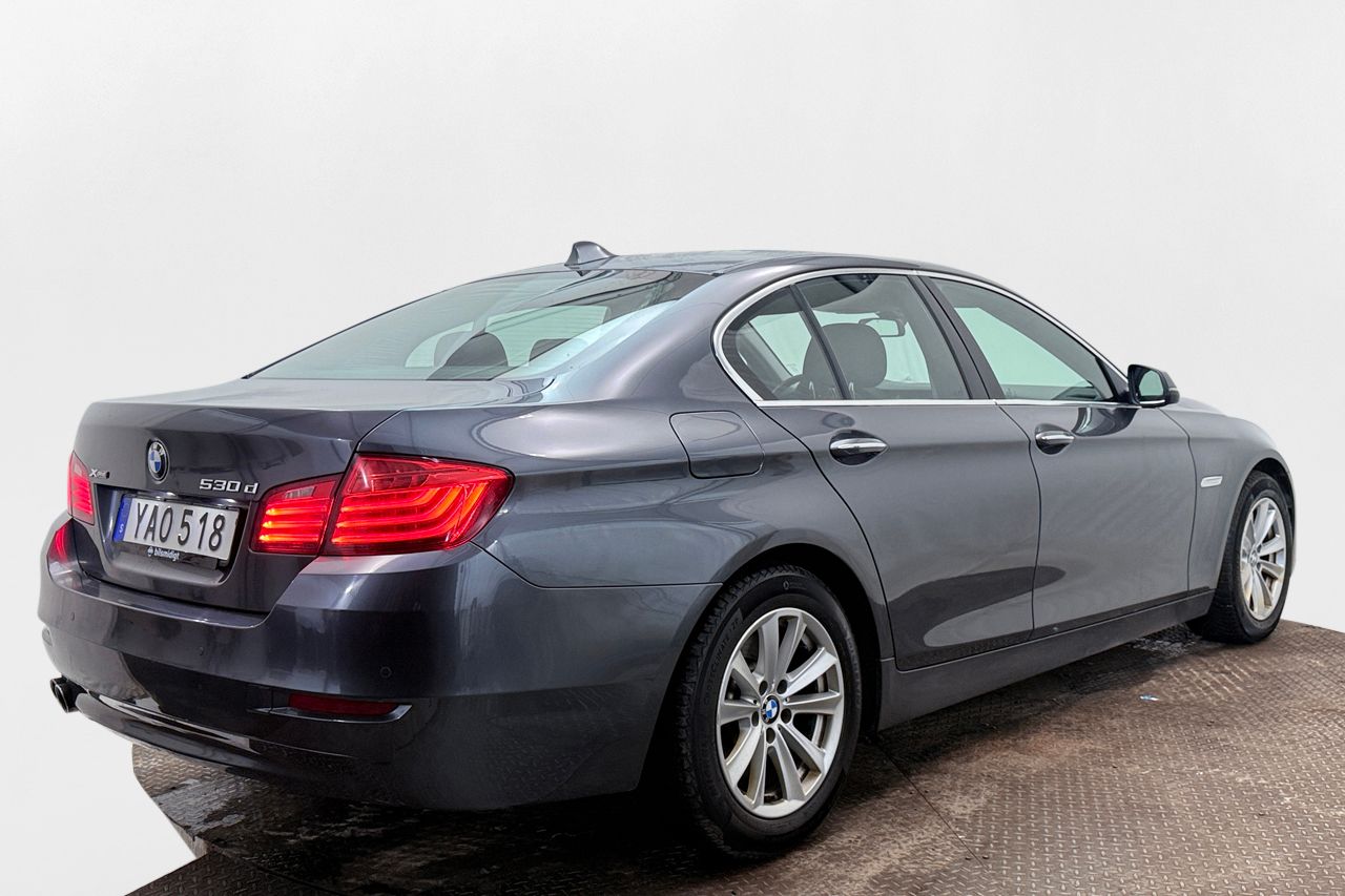 BMW 530d xDrive Sedan Automat Backkamera P-Sensorer LED-ramp Kamkedja ConnectedDrive 258hk – bild 5 av 26