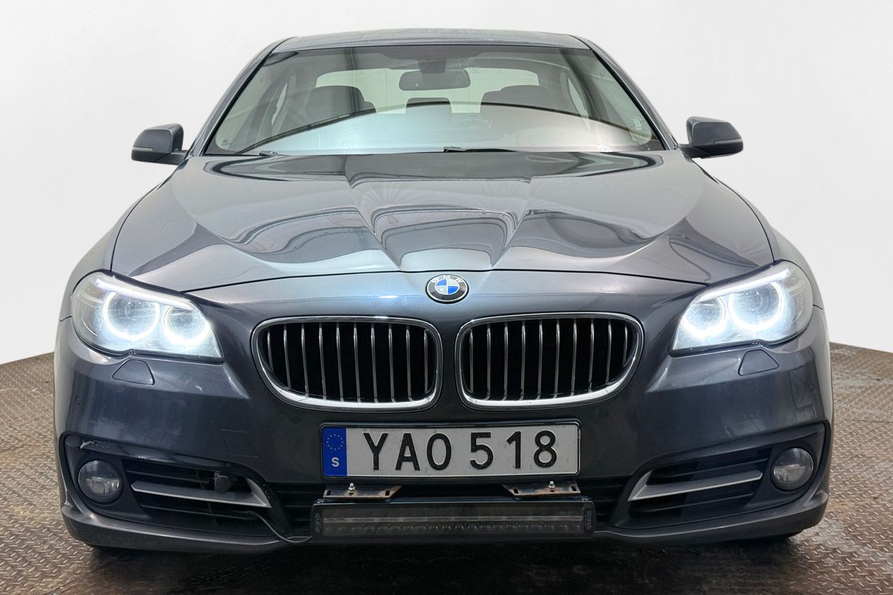 BMW 530d xDrive Sedan Automat Backkamera P-Sensorer LED-ramp Kamkedja ConnectedDrive 258hk – bild 2 av 26