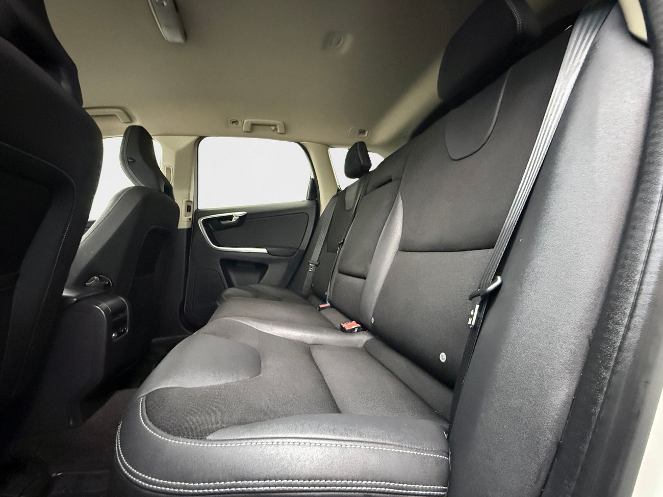 Volvo XC60 D3 Momentum Automat Värmare P-Sensorer 163hk – bild 13 av 25
