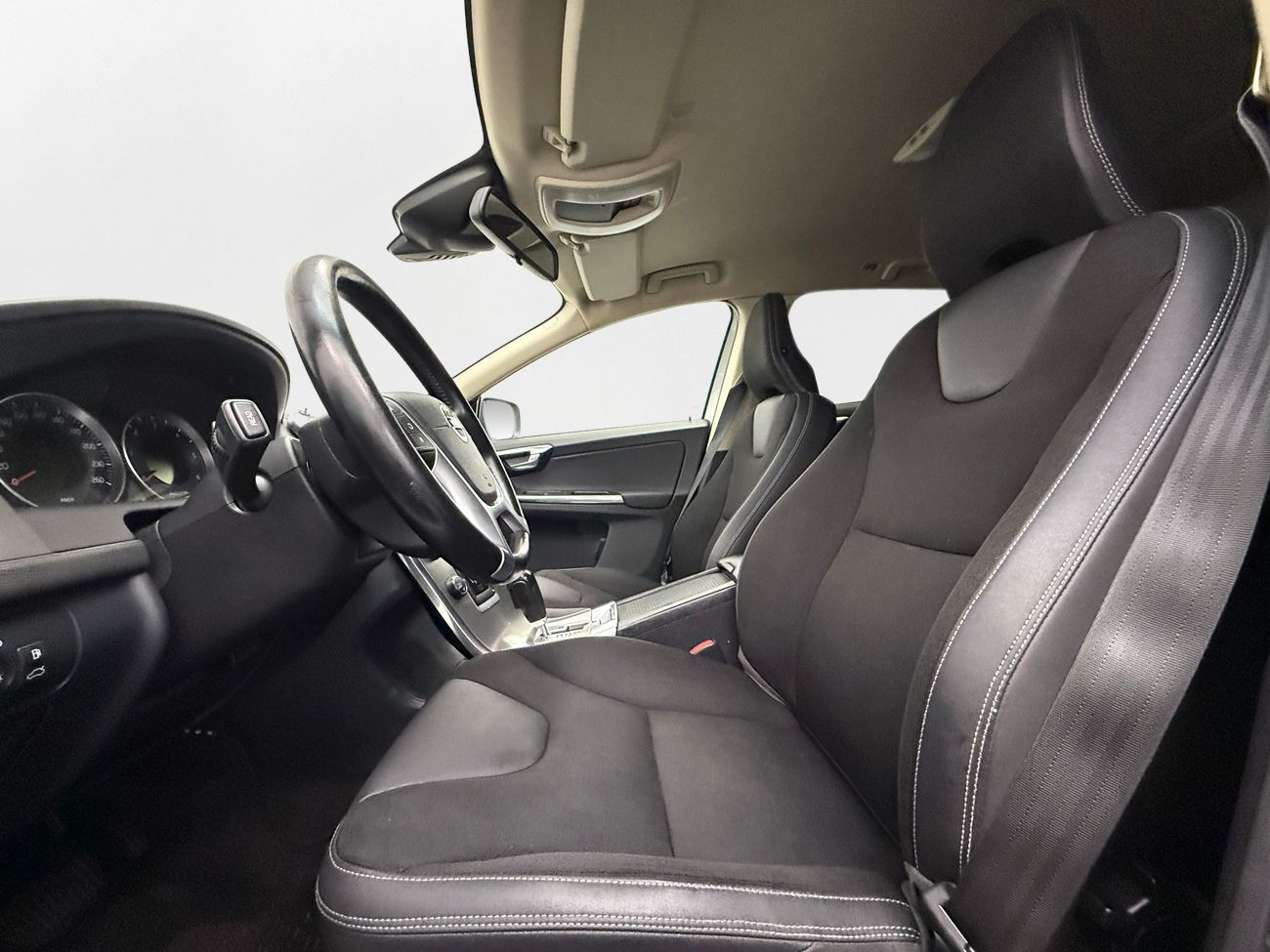 Volvo XC60 D3 Momentum Automat Värmare P-Sensorer 163hk – bild 11 av 25