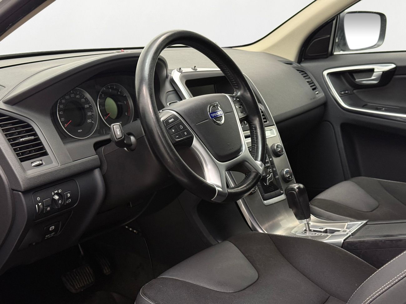 Volvo XC60 D3 Momentum Automat Värmare P-Sensorer 163hk – bild 12 av 25