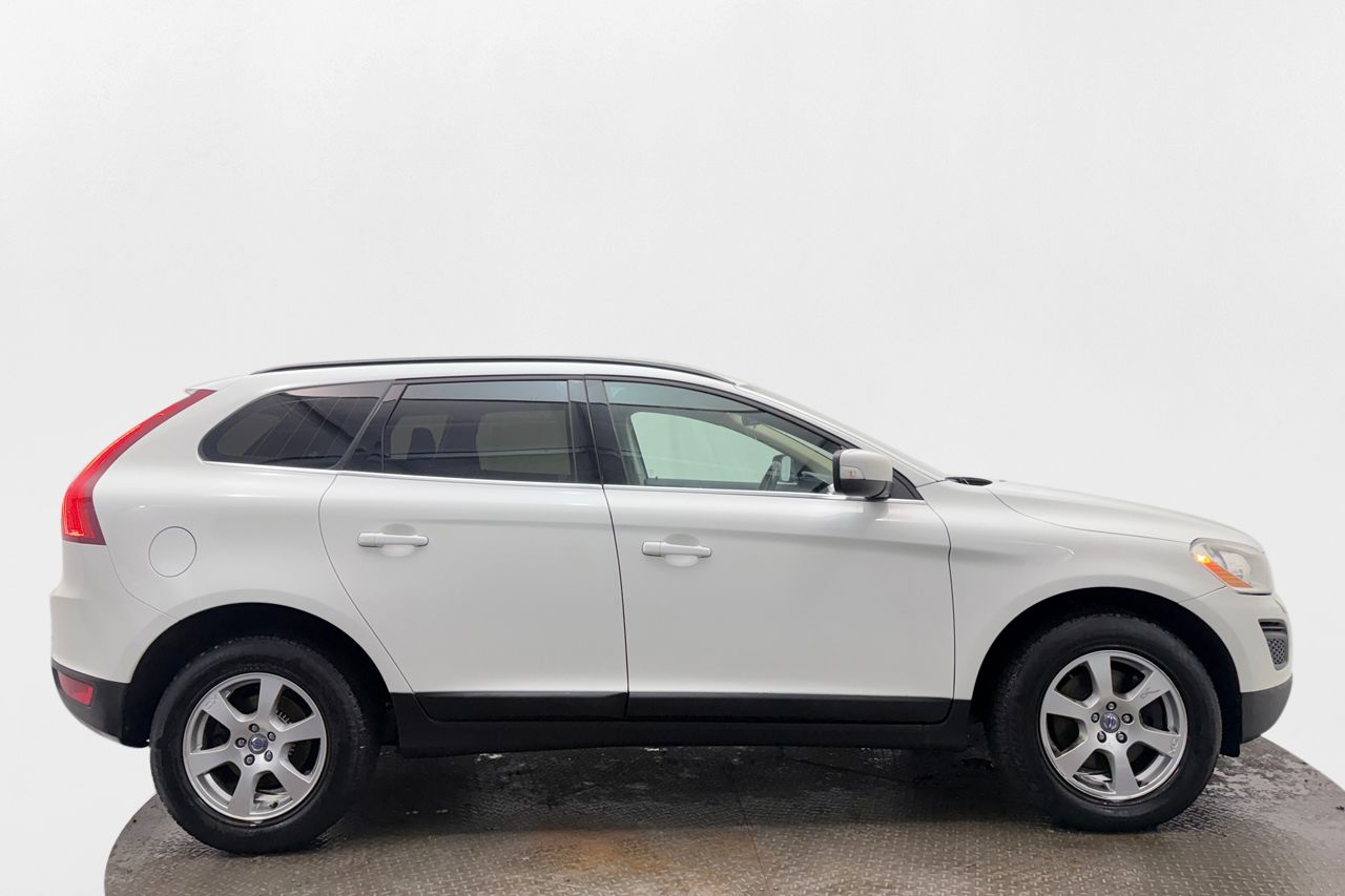 Volvo XC60 D3 Momentum Automat Värmare P-Sensorer 163hk – bild 4 av 25