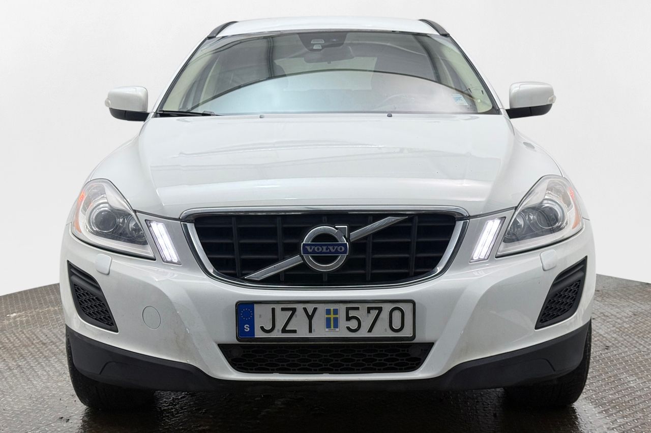 Volvo XC60 D3 Momentum Automat Värmare P-Sensorer 163hk – bild 2 av 25