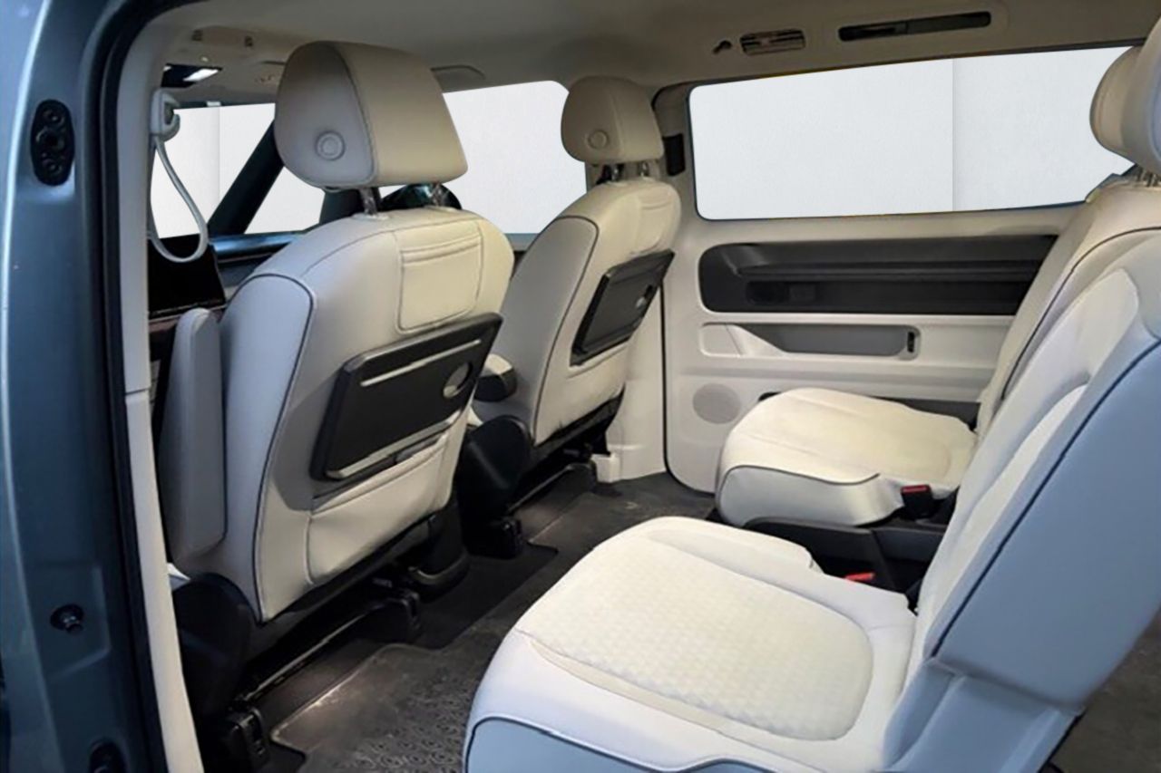 Volkswagen ID. Buzz LWB 91 kWh Style Plus Pro 6-sits Dragkrok Navigation Adaptiv Farthållare Moms/Leasing 286hk – bild 14 av 40