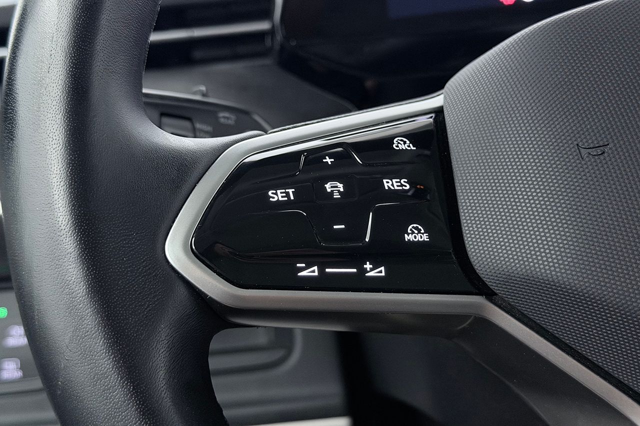 Volkswagen ID. Buzz LWB 91 kWh Style Plus Pro 6-sits Dragkrok Navigation Adaptiv Farthållare Moms/Leasing 286hk – bild 22 av 40