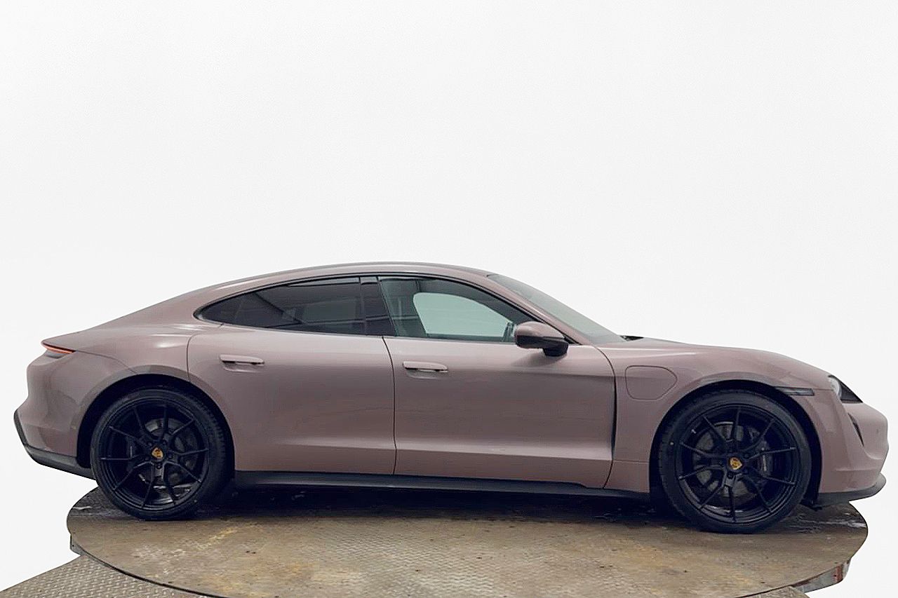 Porsche Taycan Direct Drive Performance Battery Plus 93,4 kWh Panorama Rattvärme Värmepump 20" Nordic Moms/Leasing – bild 5 av 27