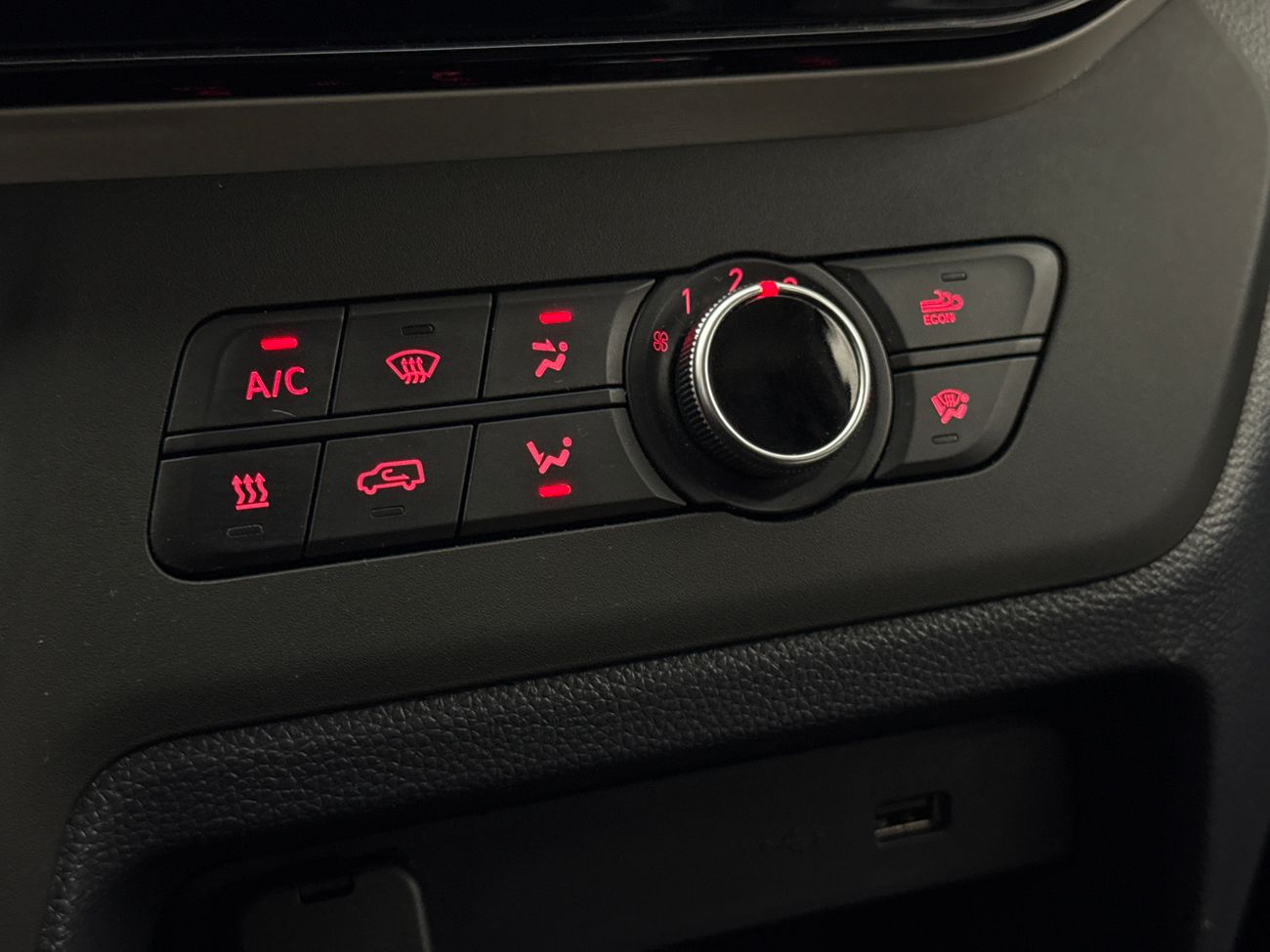 Maxus e-Deliver 3 52.5 kWh L1H1 CCS CarPlay Sensorer Backkamera Moms/Leasing – bild 18 av 21