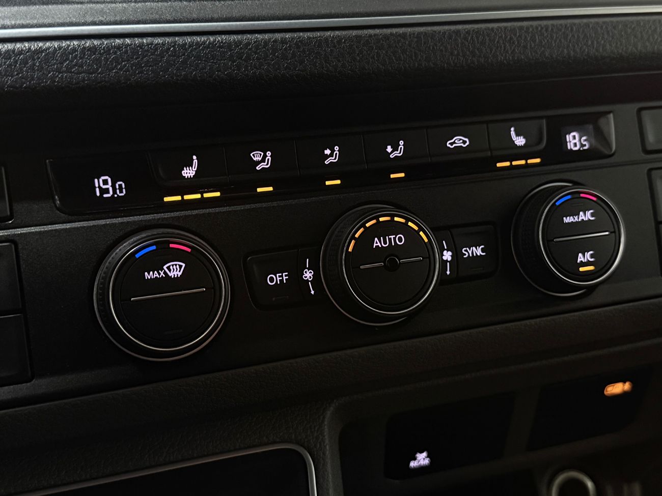 MAN e-TGE 35.8 kWh CCS 3-sits Navigation Backkamera P-Sensorer Multiratt Moms/Leasing 136hk – bild 17 av 23