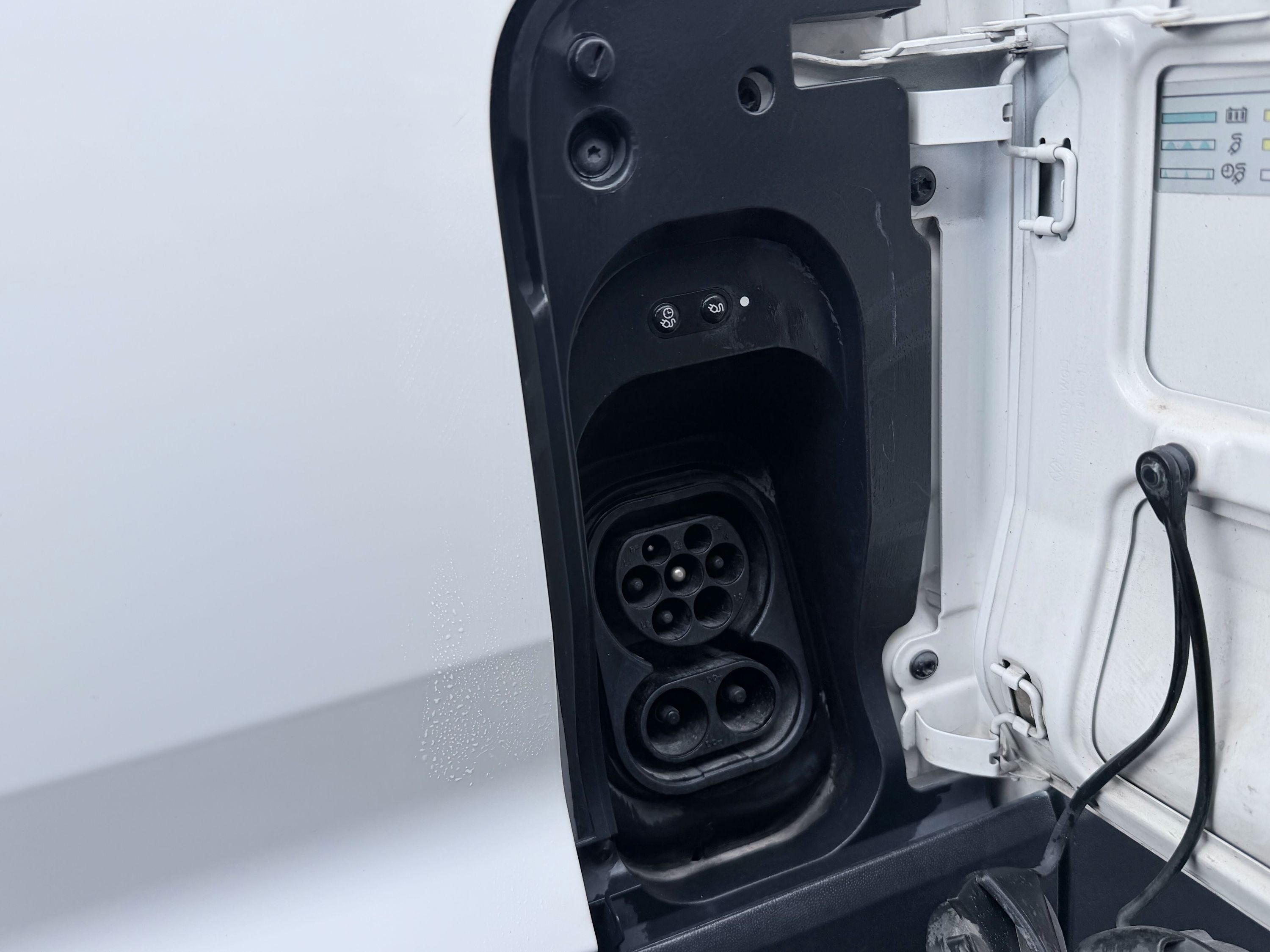 MAN e-TGE 35.8 kWh CCS 3-sits Navigation Backkamera P-Sensorer Multiratt Moms/Leasing 136hk – bild 8 av 23