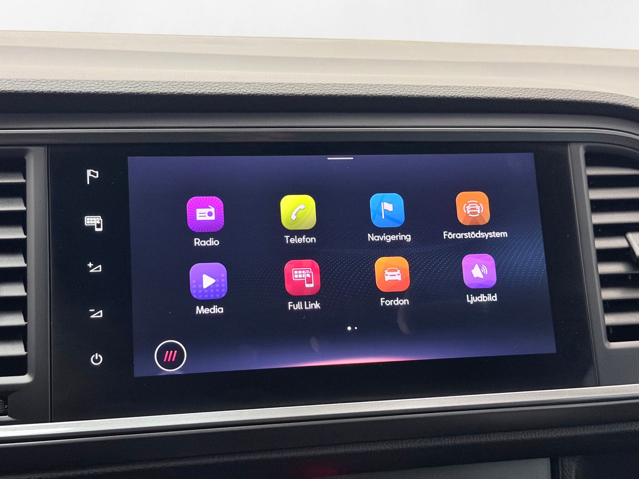 CUPRA Ateca 1.5 TSI Automat Dragkrok Delläder Backkamera Navigation App-Connect BeatsAudio™ Moms/Leasing 150hk – bild 22 av 32