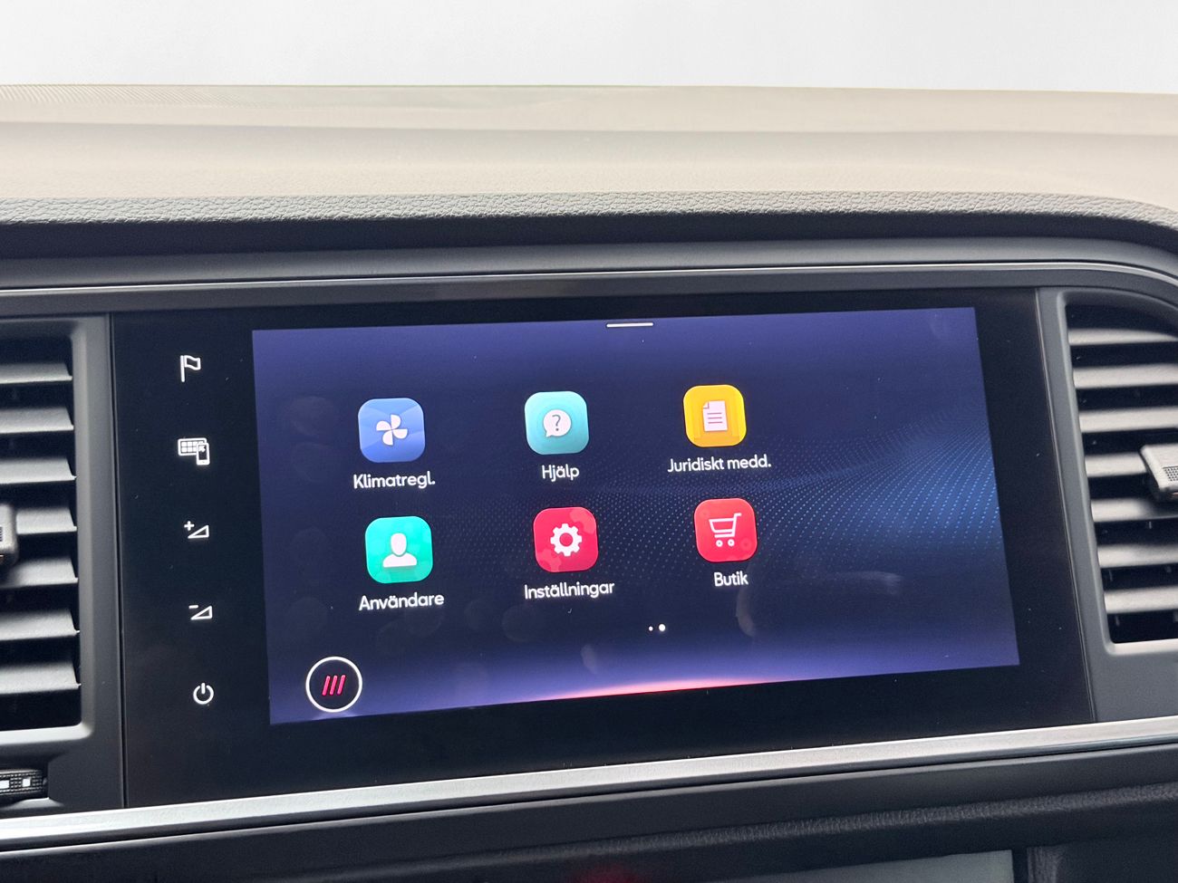 CUPRA Ateca 1.5 TSI Automat Dragkrok Delläder Backkamera Navigation App-Connect BeatsAudio™ Moms/Leasing 150hk – bild 24 av 32