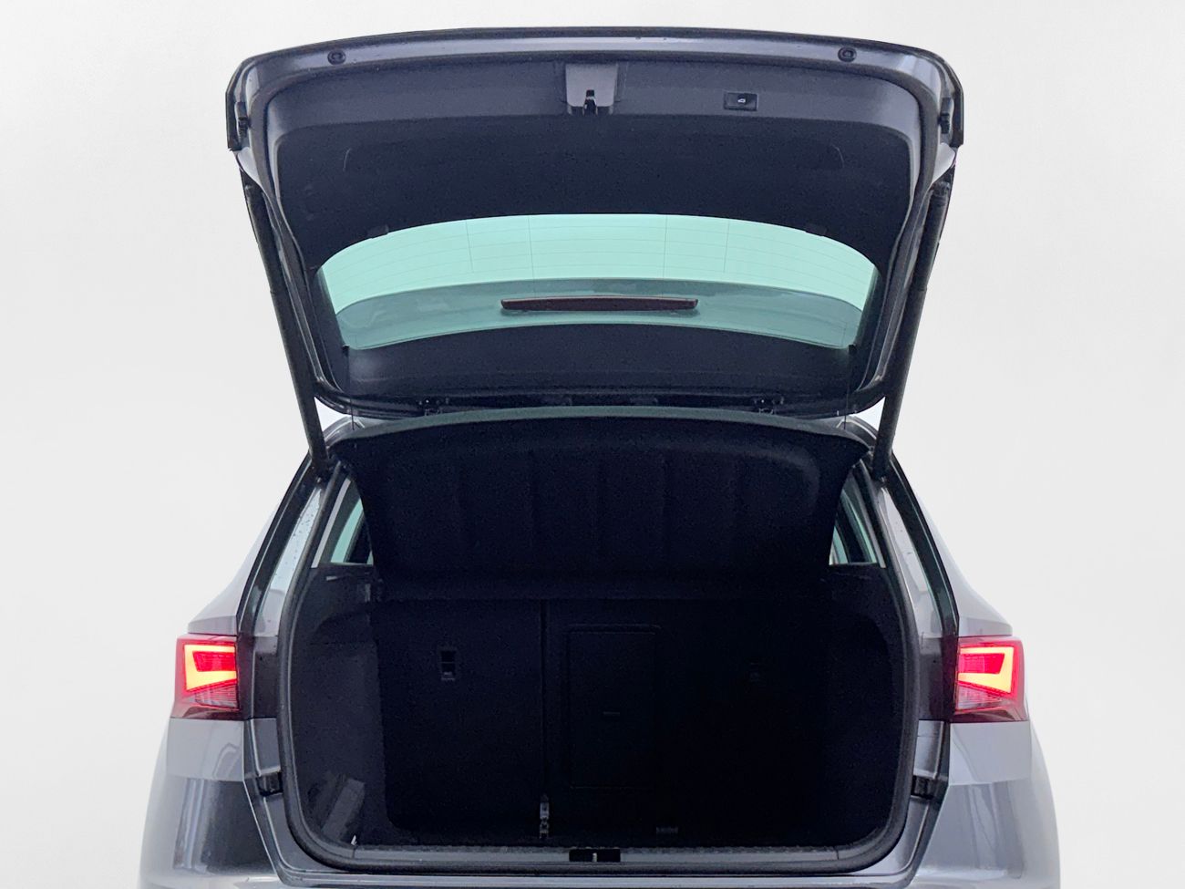 CUPRA Ateca 1.5 TSI Automat Dragkrok Delläder Backkamera Navigation App-Connect BeatsAudio™ Moms/Leasing 150hk – bild 30 av 32