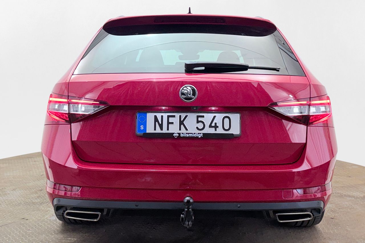 Skoda Superb Kombi 2.0 TSI 4x4 Business Sportline Dragkrok Läder/Alcantara Navigation Backkamera Värmare CANTON 280hk – bild 6 av 36