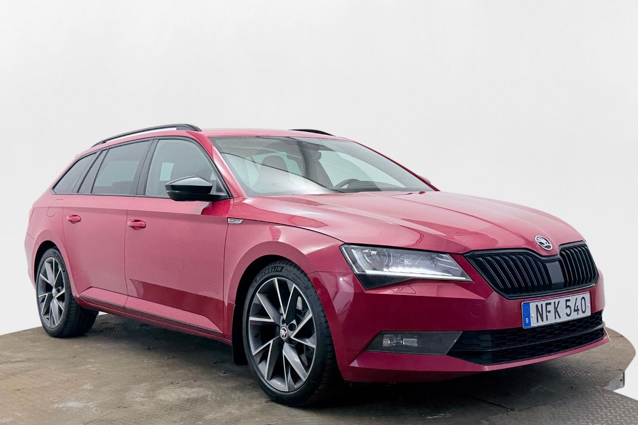 Skoda Superb Kombi 2.0 TSI 4x4 Business Sportline Dragkrok Läder/Alcantara Navigation Backkamera Värmare CANTON 280hk – bild 3 av 36