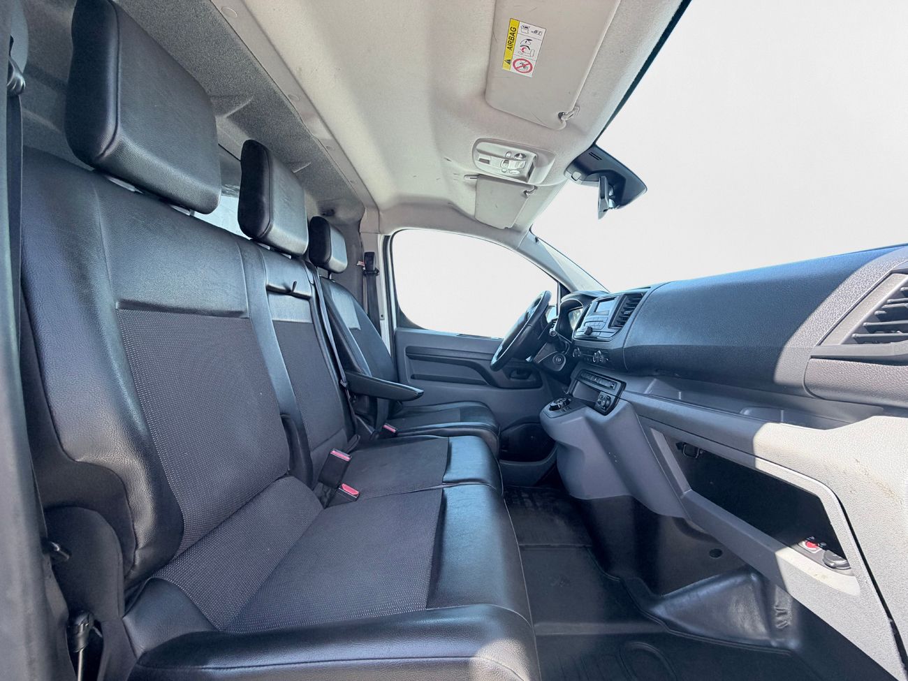 Peugeot Expert Utökad Last 2.0 L2 Dragkrok 3-sits Delläder Värmare Moms/Leasing 177hk – bild 10 av 18