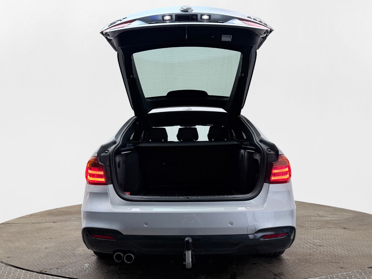BMW 330d xDrive GT M Sport Drag Läder Navi Kamera 258hk – bild 7 av 30