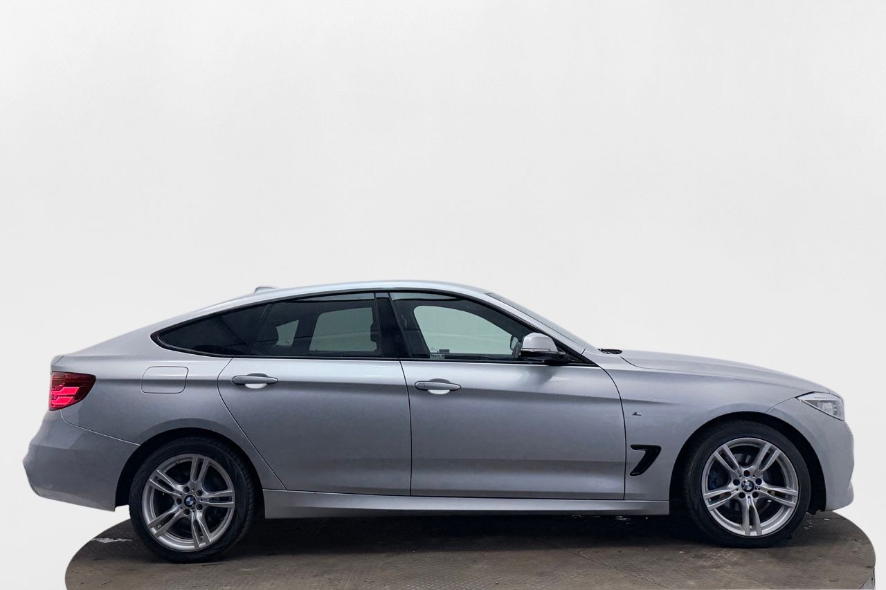 BMW 330d xDrive GT M Sport Drag Läder Navi Kamera 258hk – bild 4 av 30