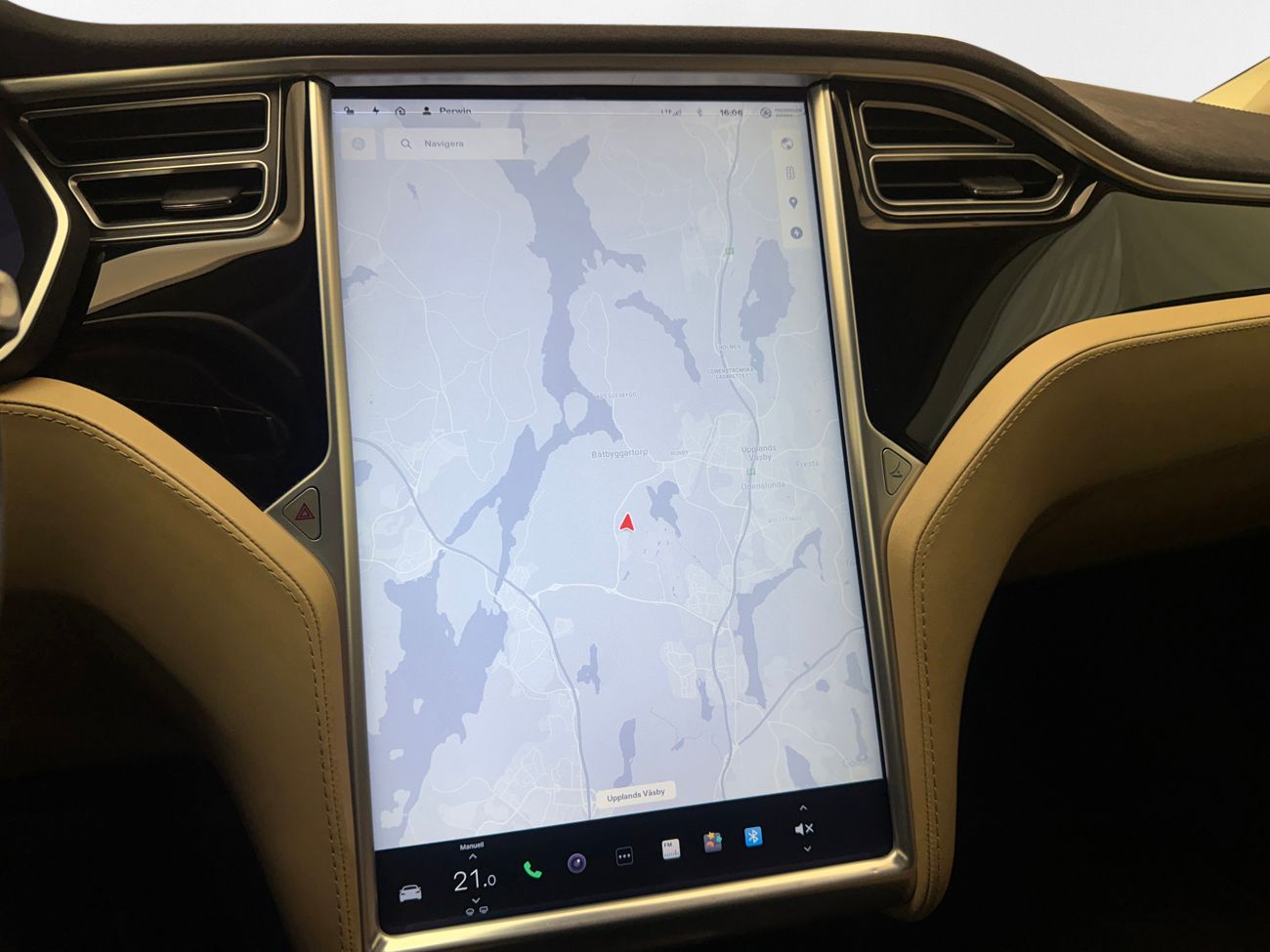 Tesla Model S 85D AWD CCS-uppgraderad Luftfjädring Läder Navigation Backkamera Köldpaket AutoPilot 423hk – bild 13 av 28