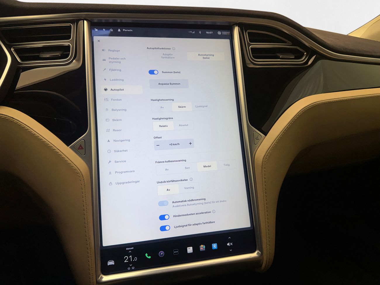 Tesla Model S 85D AWD CCS-uppgraderad Luftfjädring Läder Navigation Backkamera Köldpaket AutoPilot 423hk – bild 15 av 28