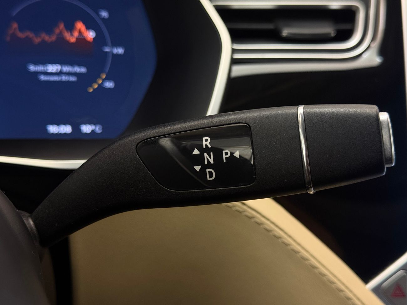 Tesla Model S 85D AWD CCS-uppgraderad Luftfjädring Läder Navigation Backkamera Köldpaket AutoPilot 423hk – bild 18 av 28