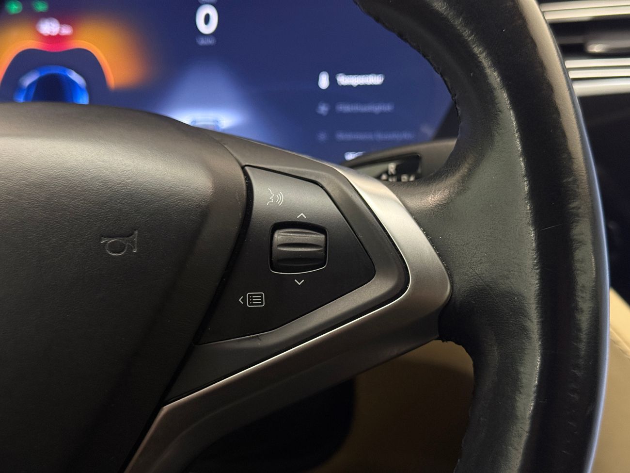 Tesla Model S 85D AWD CCS-uppgraderad Luftfjädring Läder Navigation Backkamera Köldpaket AutoPilot 423hk – bild 11 av 28