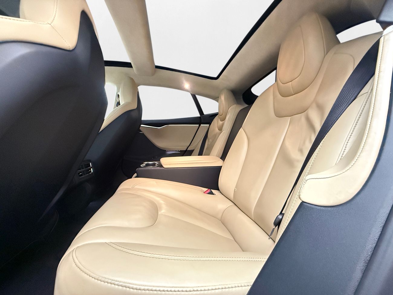 Tesla Model S 85D AWD CCS-uppgraderad Luftfjädring Läder Navigation Backkamera Köldpaket AutoPilot 423hk – bild 21 av 28