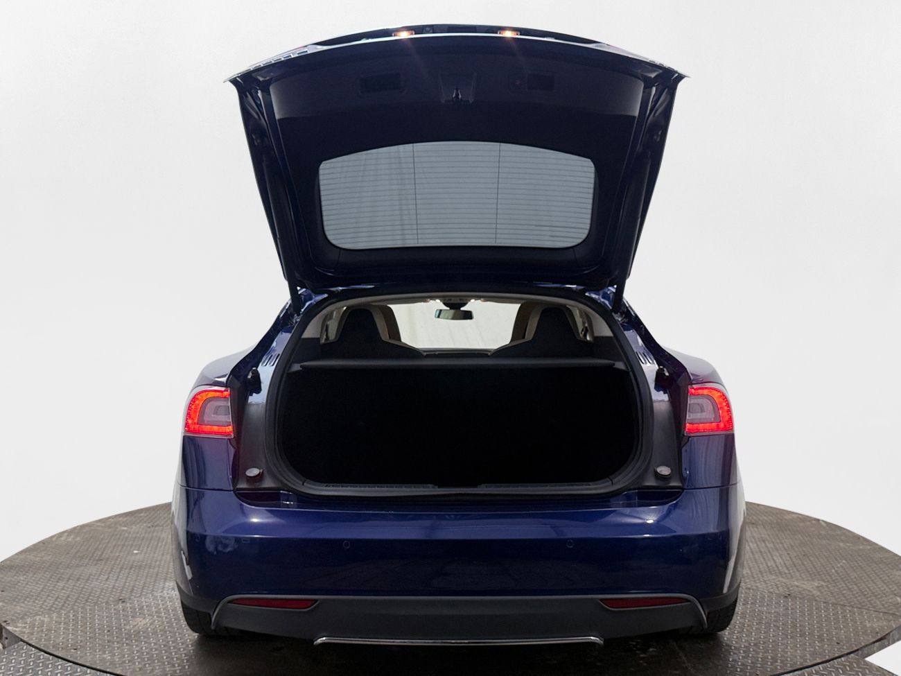 Tesla Model S 85D AWD CCS-uppgraderad Luftfjädring Läder Navigation Backkamera Köldpaket AutoPilot 423hk – bild 6 av 28